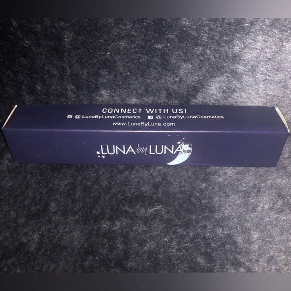 Luna By Luna Lipgloss-Venus. Shimmer, Shine, Chrome, Bright, Nude, Comfortable - Picture 5 of 5